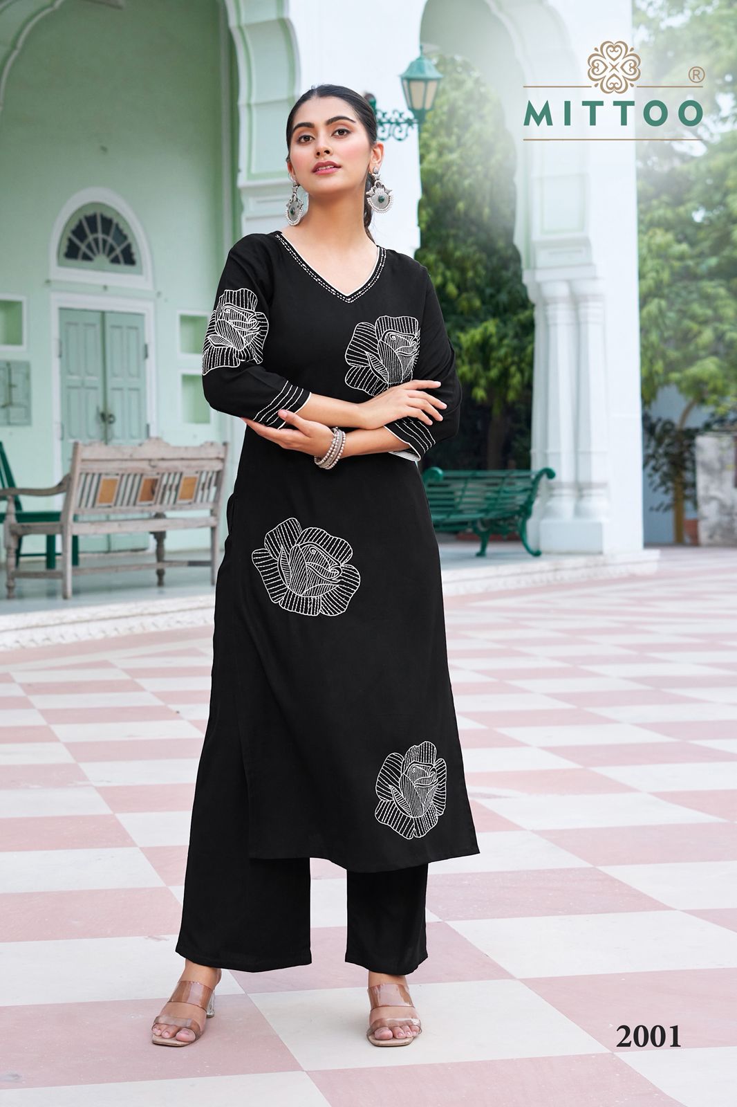 Eternal Elegance – "Ramyaa Grace" Threadwork Kurti Set