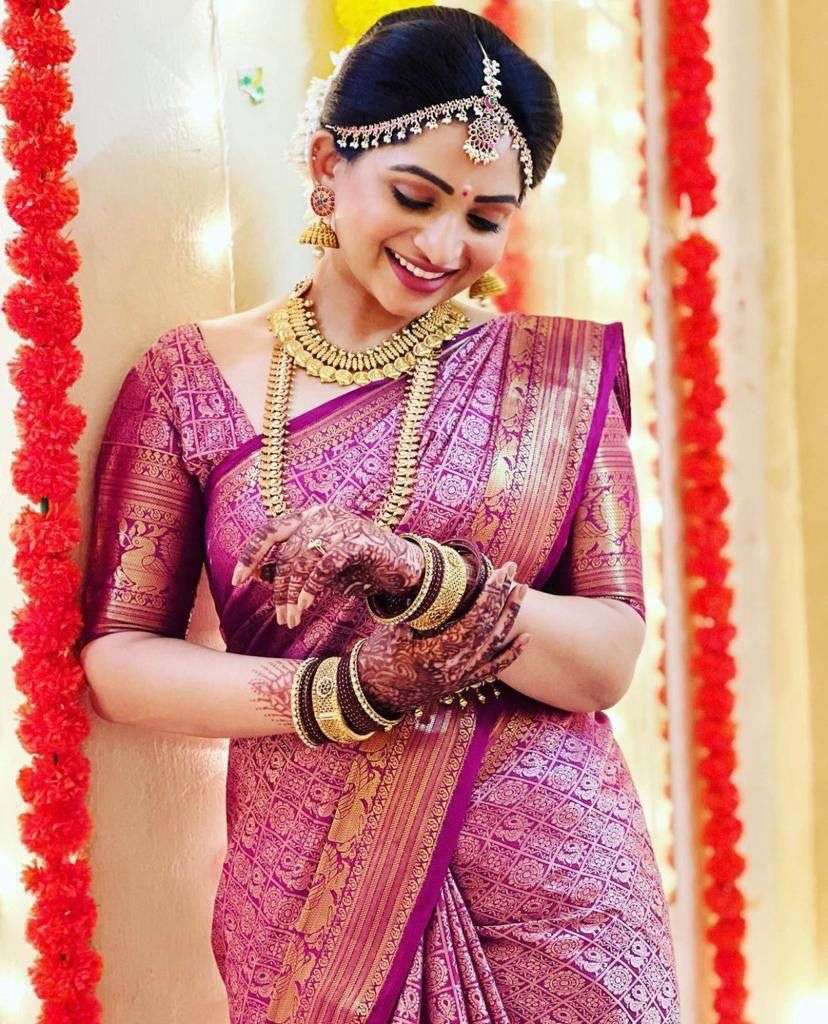 Eternal Elegance – Dazira Lichi Silk Wedding Glow Saree