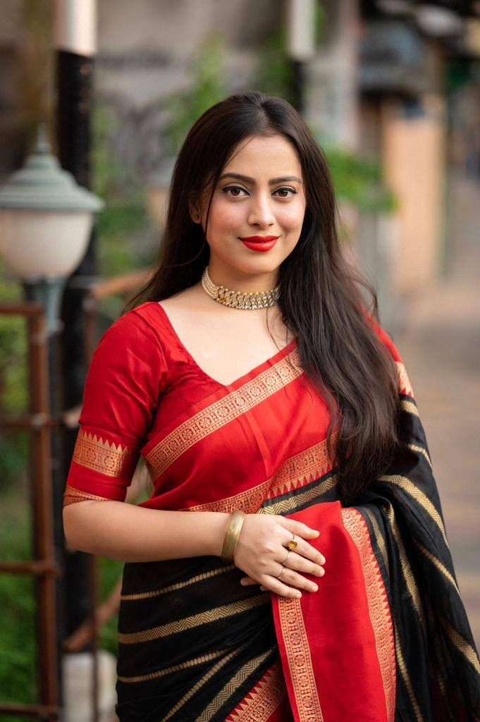 EE-DZ578 Lichi Silk Banarasi Saree