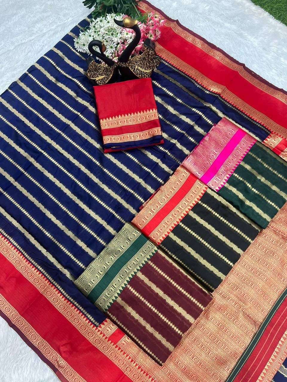 EE-DZ578 Lichi Silk Banarasi Saree