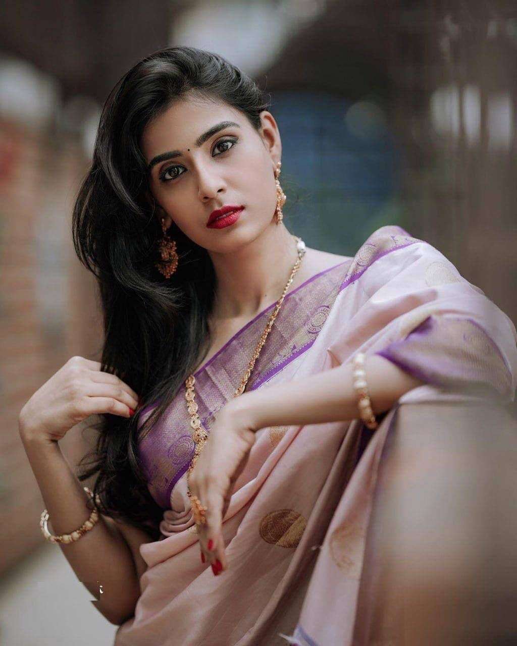 Eternal Elegance – Dazira SF-775 Lichi Silk Banarasi Saree