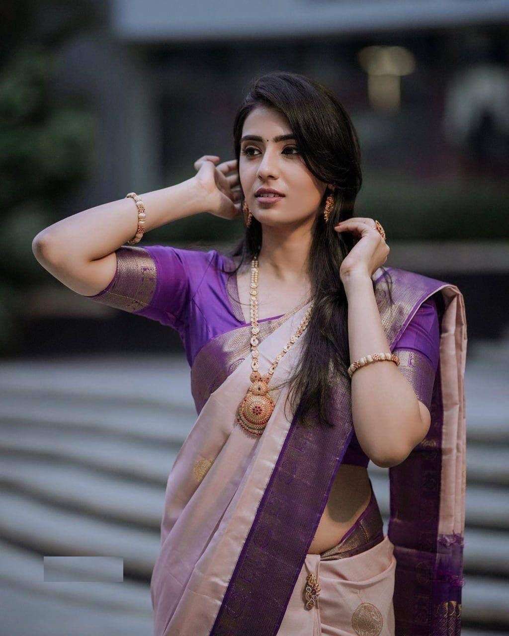 Eternal Elegance – Dazira SF-775 Lichi Silk Banarasi Saree